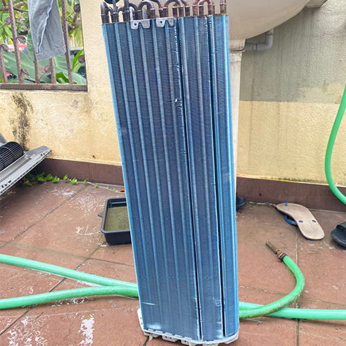 gambar-servis-aircond-rumah-cuci-filter-aircond-outdoor